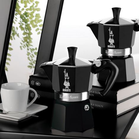 Bialetti Moka Express 6 moka lonec črne barve