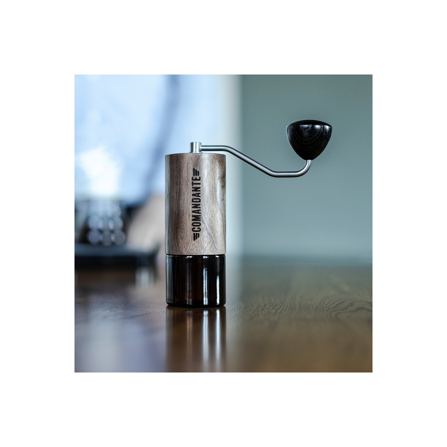 Comandante C40 MK4 Nitro Blade - Virginijski Oreh