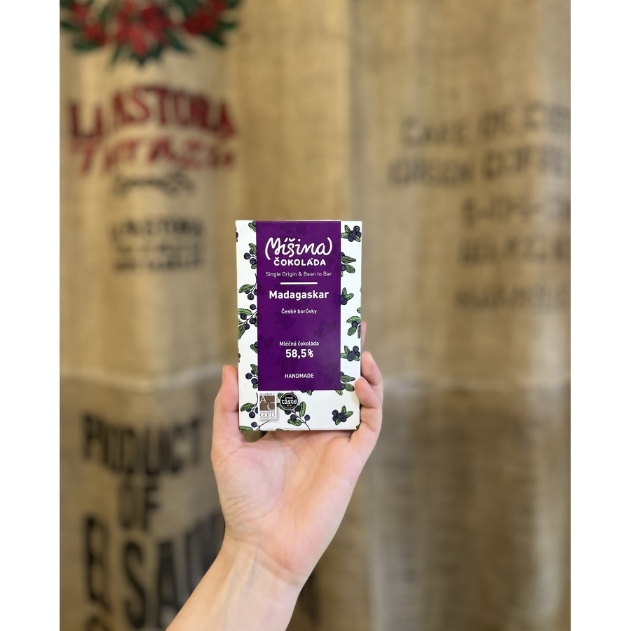 Mešana mlečna čokolada s češkimi borovnicami 58,5 %