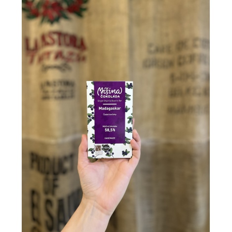 Mešana mlečna čokolada s češkimi borovnicami 58,5 %