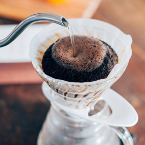 Hario Dripper V60-02 stekleni - beli (VDGR-02W) 2