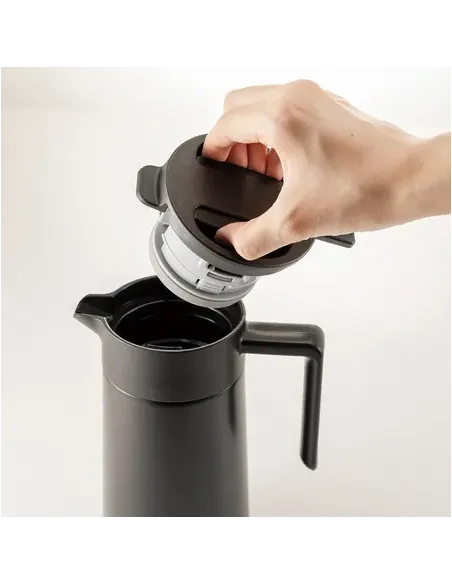 Hario 600 ml termo vrč s keramično površino - ČERNA