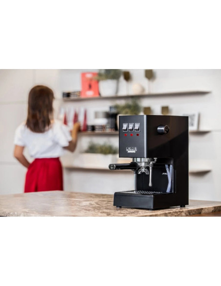 Vzvodni kavni aparat GAGGIA Classic EVO E24, črn