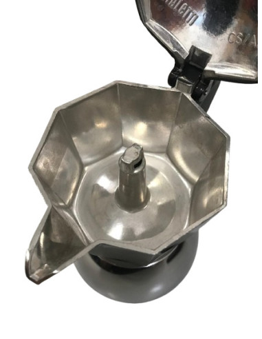 Bialetti Moka Induction 4 skodelice črna - Kozmetični defekt / POPUST