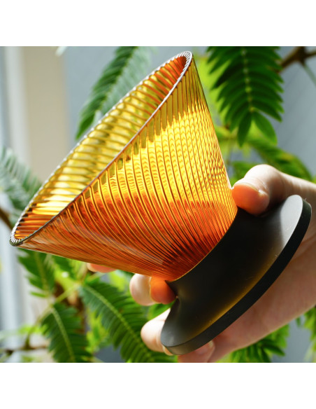 Hario NEO V60-02 dripper iz Tritana, barva Amber