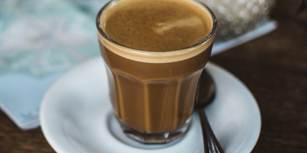 Priprava ravne bele kave