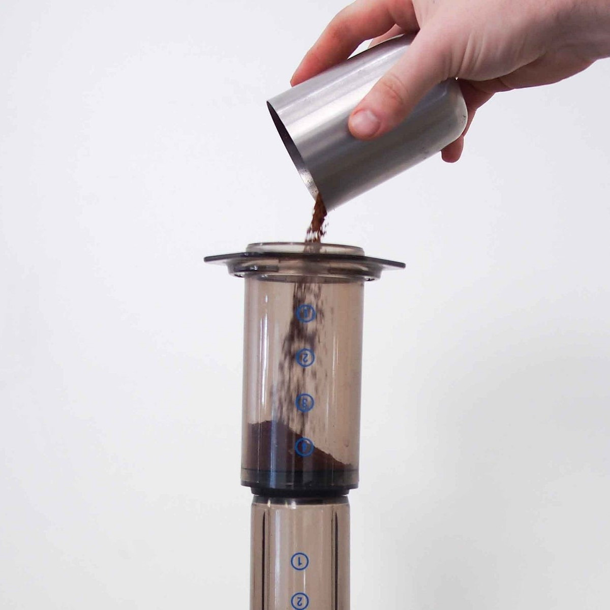 Priprava kave v aparatu Aeropress