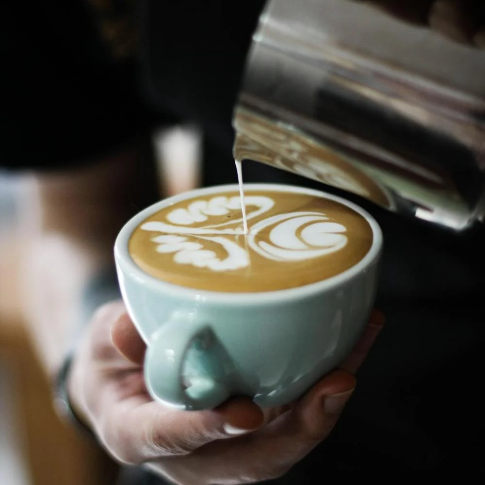 Priprava kave caffe latte