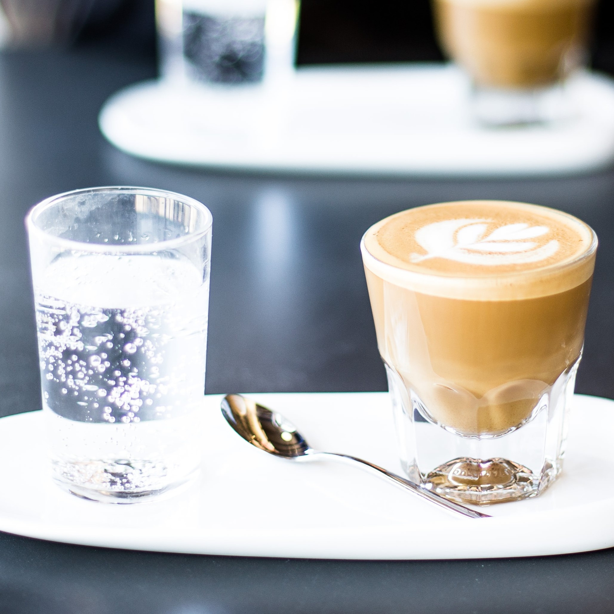 Kava piccolo ali Yetti s kofeinom